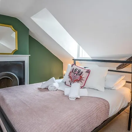 Castle Street - Colourful Retreat In Heart Of Centre - Walk To Everywhere! Apartment Edinburgh