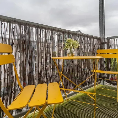 Pass The Keys Modern 2 Beds Flat With Balcony And Free Parking شقة *
