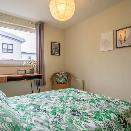 شقة Pass The Keys Modern 2 Beds Flat With Balcony And Free Parking *