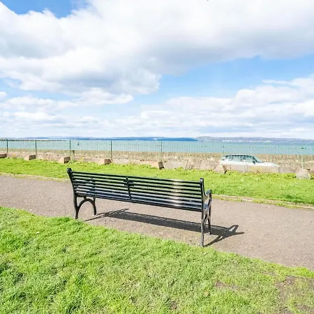 Stunning Flat With Sea View And Parking - Pass The Keys Apartamento Edimburgo