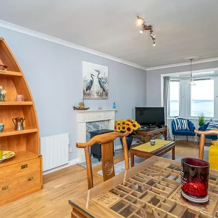 Stunning Flat With Sea View And Parking - Pass The Keys