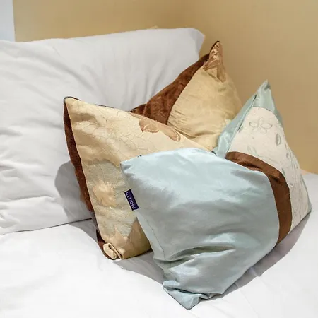 Stylish & Modern 2 Bedroom Ground Floor Close To Centre In Stunning Converted Church - Near Haymarket Train Station - Sleeps Up To 5 Guests Apartment