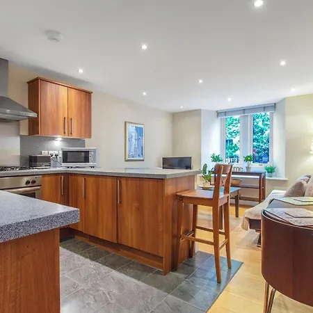 Apartment Stylish & Modern 2 Bedroom Ground Floor Close To Centre In Stunning Converted Church - Near Haymarket Train Station - Sleeps Up To 5 Guests Edinburgh