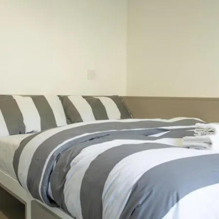 Ensuite Rooms & Studios, Edinburgh - Sk * エディンバラ