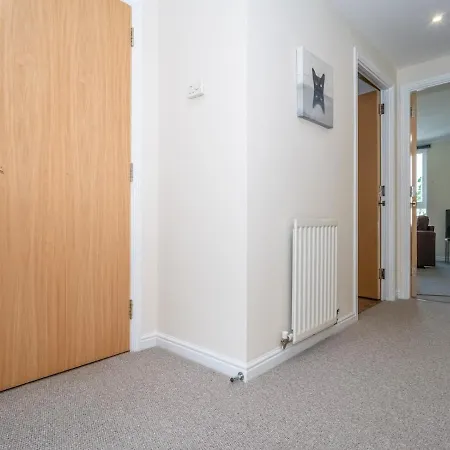 Pass The Keys Modern And Spacious 2 Beds Flat With Free Parking Apartment