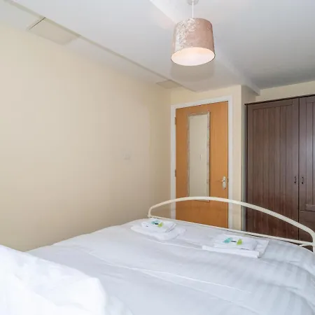Apartment Pass The Keys Modern And Spacious 2 Beds Flat With Free Parking *