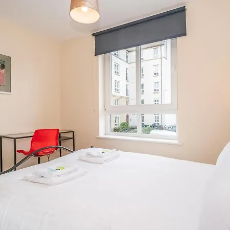 Pass The Keys Modern And Spacious 2 Beds Flat With Free Parking * Edinburgh