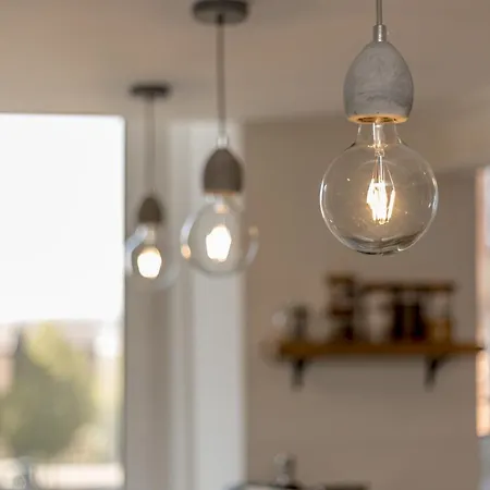 2bd Loft Style - - Free Parking - Pass The Keys