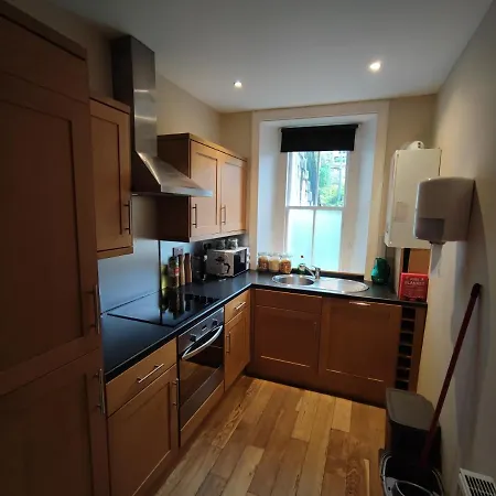 Private Garden With Parking 爱丁堡