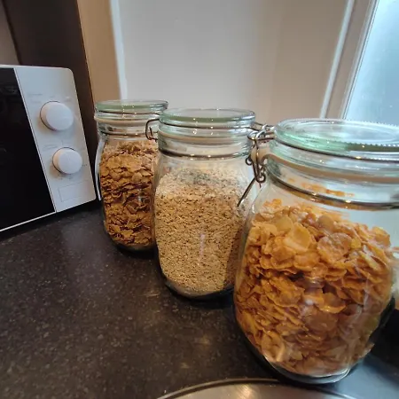 Private Garden With Parking 公寓 *