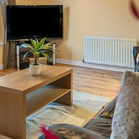Charming, Spacious & Bright 2 Bedroom Apartment - Perfect Location, Close To City Centre - Free Parking On Site Edinburgh