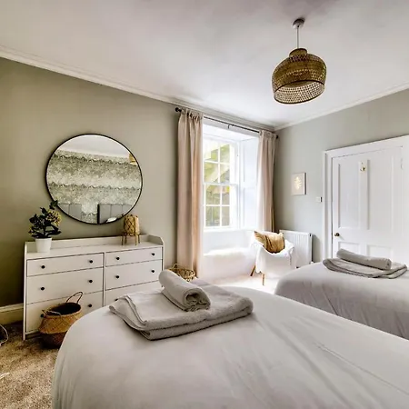Bright And Airy 3Br Home In Stockbridge Appartamento