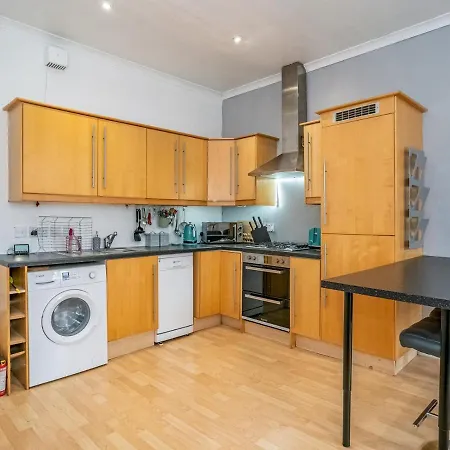 شقة Pass The Keys Renovated 4 Bed With Private Garden And Car Park *