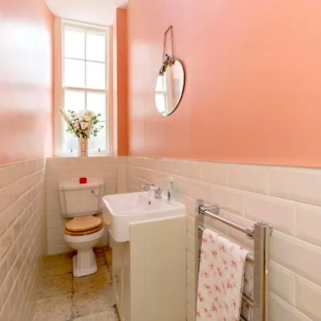 Old Town Centre 5 Mins To Castle *