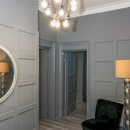 Pass The Keys Stylish 2 Beds Flat In Historic Victorian Building *