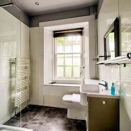 Bright And Airy 3Br Home In Stockbridge Appartamento Edimburgo