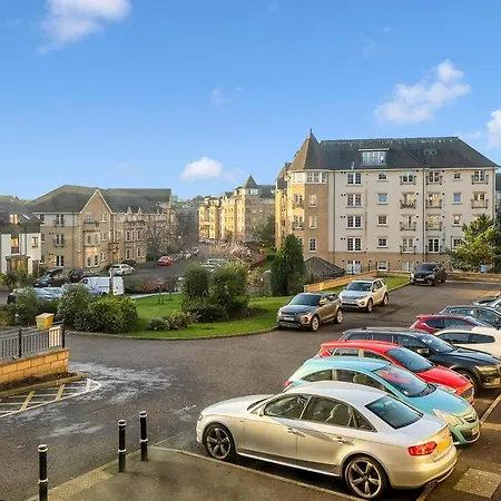 Charming, Spacious & Bright 2 Bedroom Apartment - Perfect Location, Close To City Centre - Free Parking On Site Edinburgh