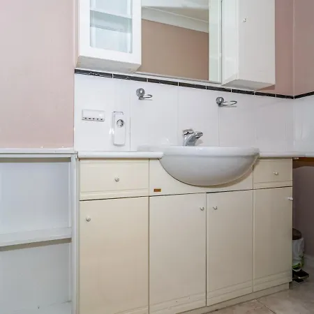 Pass The Keys Renovated 4 Bed With Private Garden And Car Park شقة