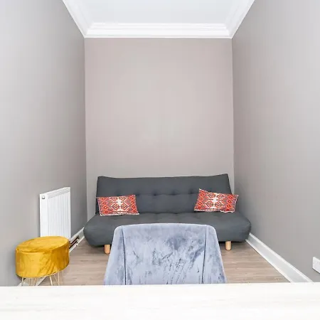 شقة Pass The Keys Renovated 4 Bed With Private Garden And Car Park