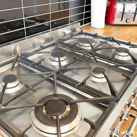 Cozy With Character Cochrane At Leith Links Park * Edinburgh