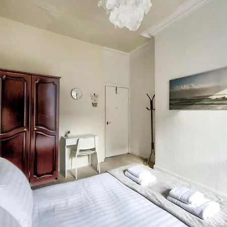 Guestready - Cosy Flat In - Minutes From Waverley Station إدنبرة