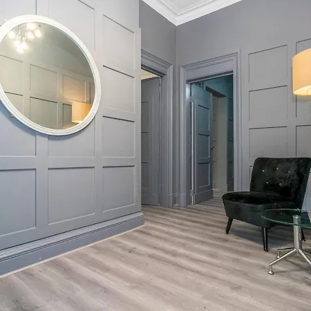 Pass The Keys Stylish 2 Beds Flat In Historic Victorian Building