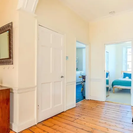 Georgian New Town 3br-1ba By Bonjour Residences