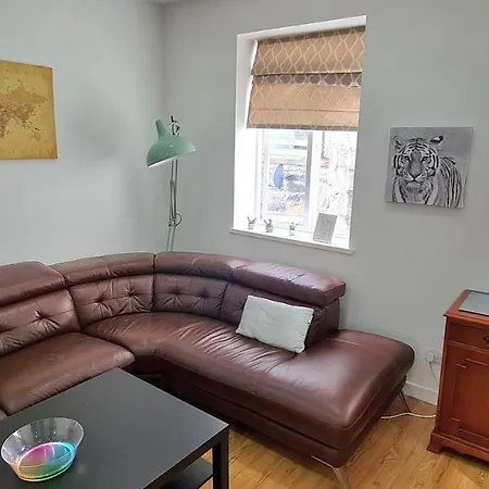 Spacious 3 Bed City Centre Apartment