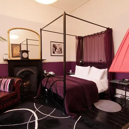 Southside Konukevi 4*