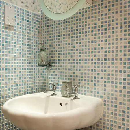 Guestready - 2Bdr Apartment In A Converted Brewery Complex In Edinburgh Edinburgh