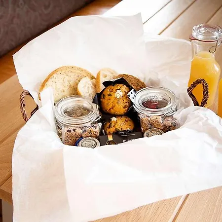 Апарт-отель Abbey Apartments, At Holyrood 4*