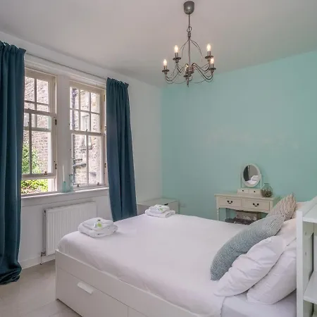 Striking 1Br Home: Near Royal Mile - Edinburgh - Pass The Keys Edimburgo