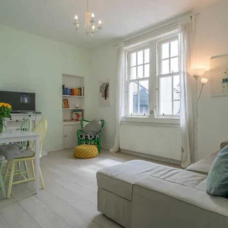 Striking 1Br Home: Near Royal Mile - Edinburgh - Pass The Keys Apartamento *