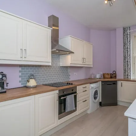 Pass The Keys Spacious Flat At Royal Mile Апартаменты Эдинбург