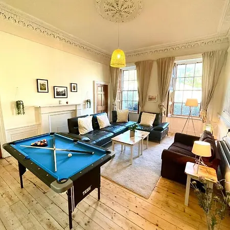 Dom wakacyjny Newington House