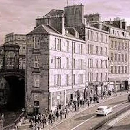 Apartment Leith Street