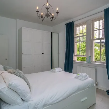 Апартаменты Pass The Keys Spacious Flat At Royal Mile