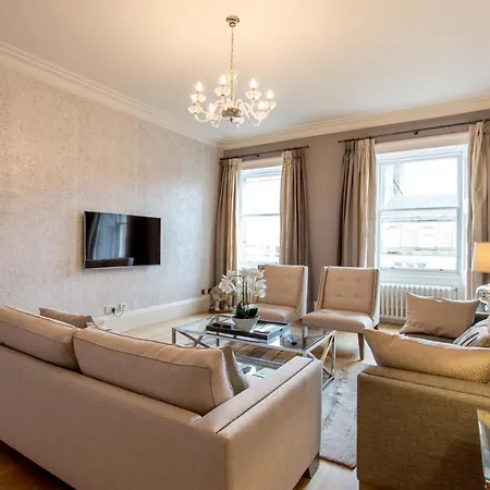 Exclusive 2 Bed, Free Private Parking, In West End *