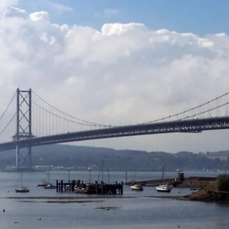 4 Bed Near Airport بيت للعطل إدنبرة