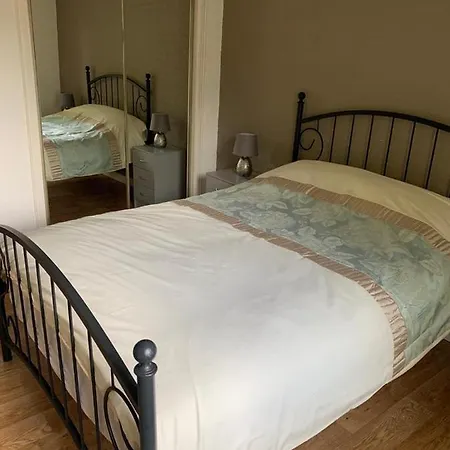 2 Bedroom Edinburgh