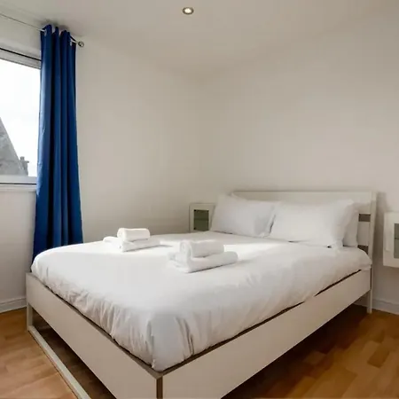 Stylish 2 Bedroom Near The Centre *