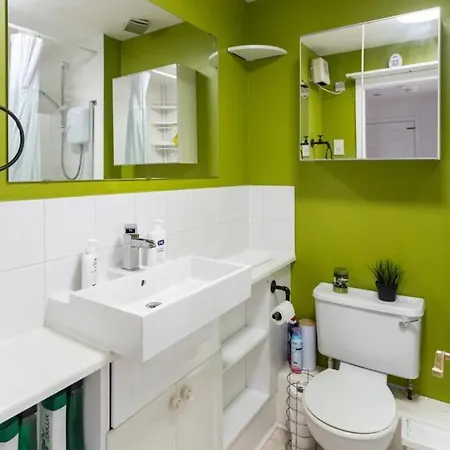 Stylish 2 Bedroom Near The Centre