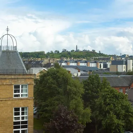 Stylish 2 Bedroom Near The Centre