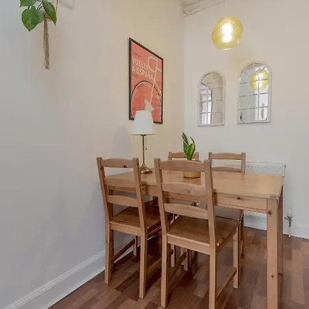 Stylish Flat In With Private Garden Apartment Edinburgh