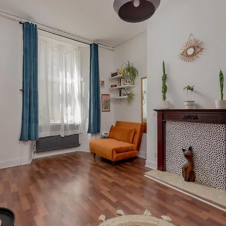 Stylish Flat In With Private Garden Edinburg