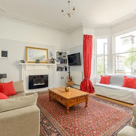 Lovely Victorian 2-Bed Apartment In Edinburgh