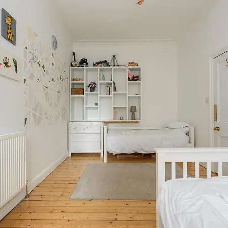 Lovely Victorian 2-Bed Apartment In Edinburgh Apartment