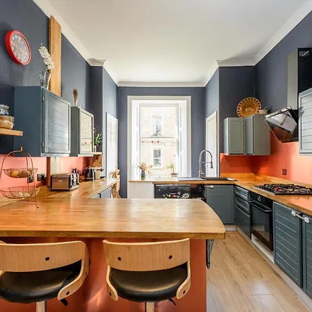 Apartment Lovely Victorian 2-Bed Apartment In Edinburgh *