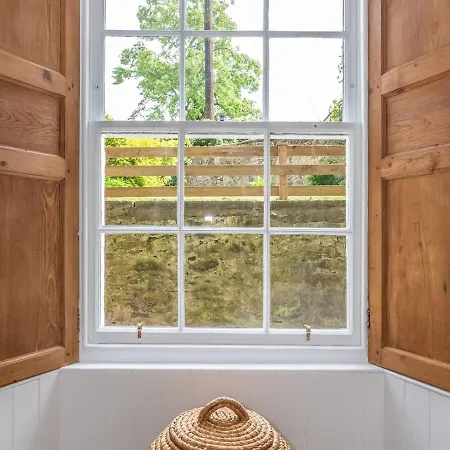 Superb 3beds House In Chic Area Of The Centre - Pass The Keys Tatil Evi