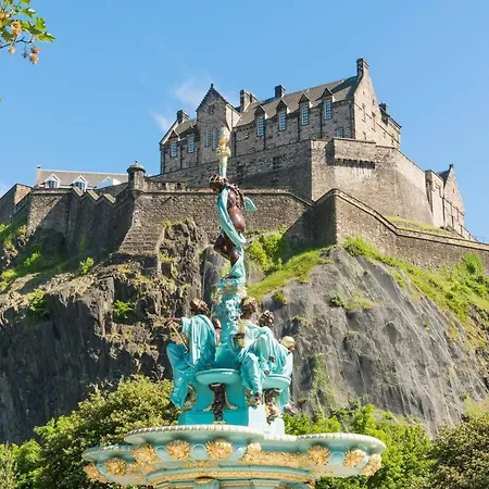 Stunning 2 Bedroom Georgian Edinburgh